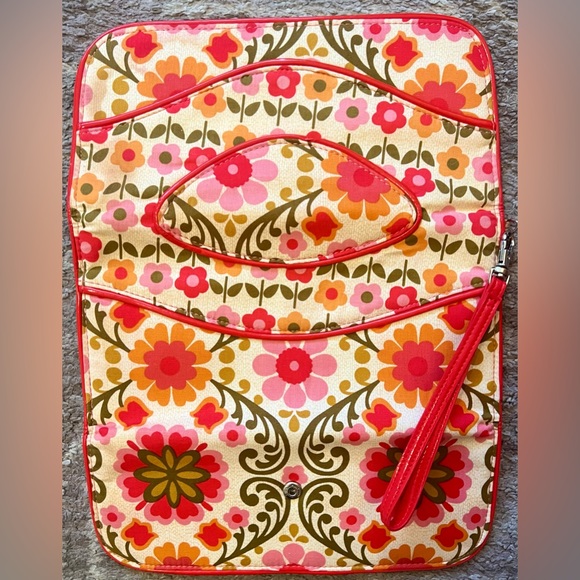 Vera Bradley Retired Clutch Wristlet Making Waves Folkloric, Like New - Picture 9 of 9